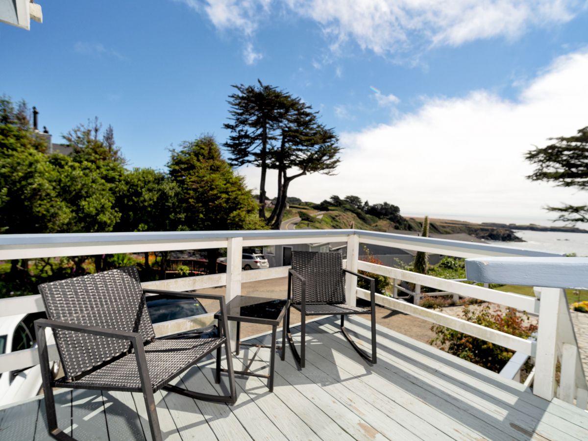 Agate Cove Inn