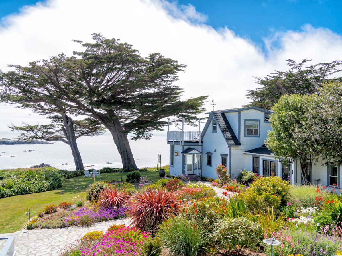 Agate Cove Inn