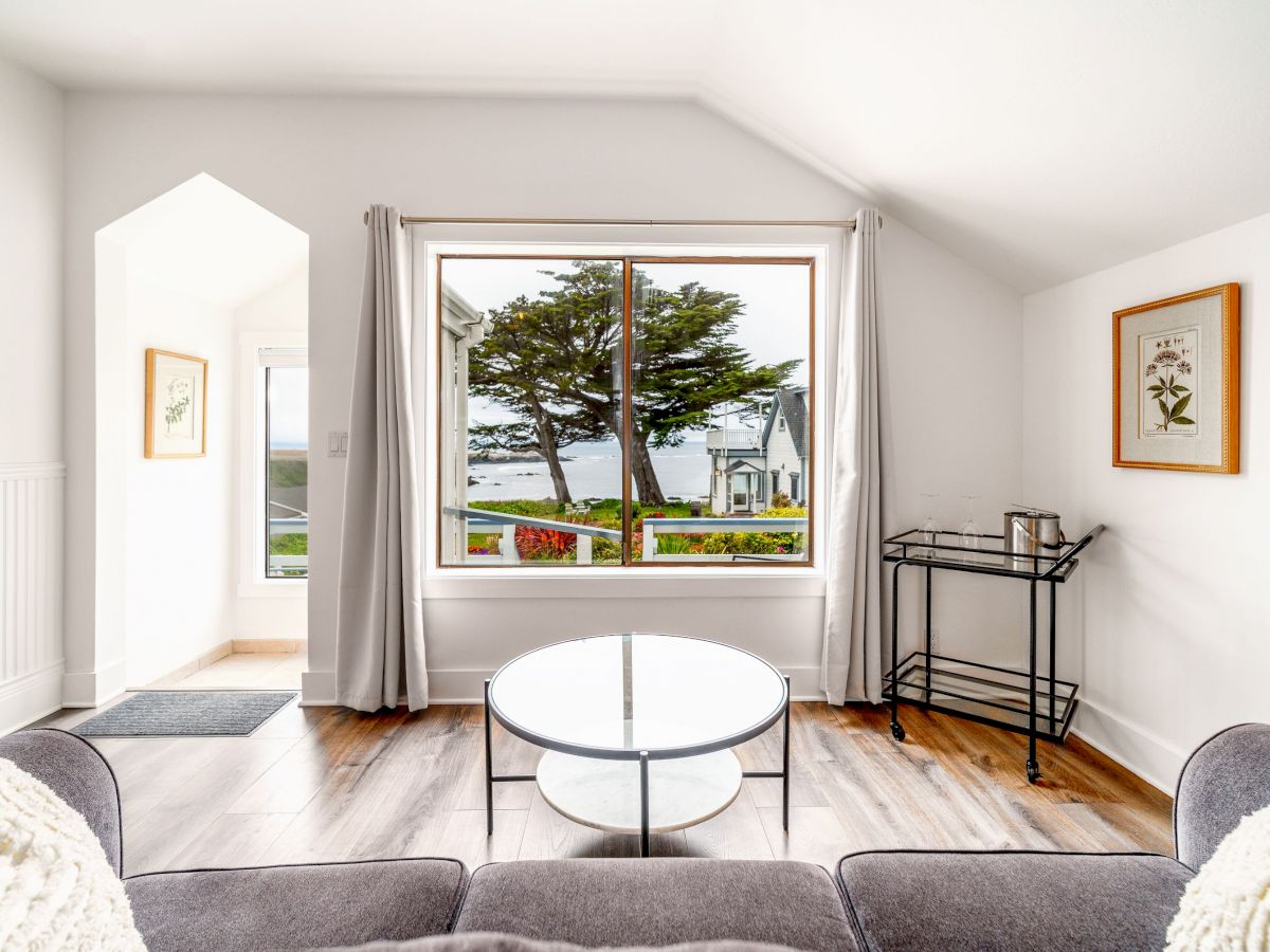 Agate Cove Inn
