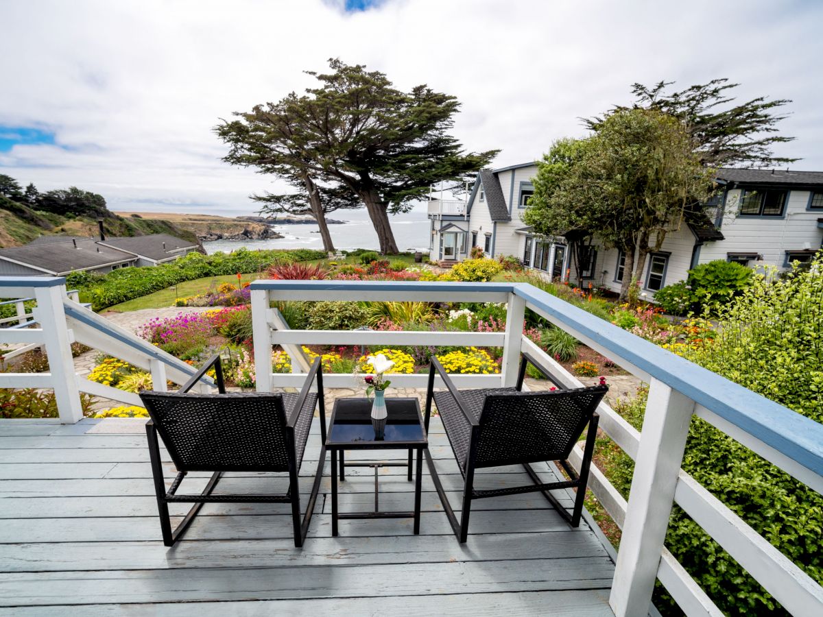 Agate Cove Inn