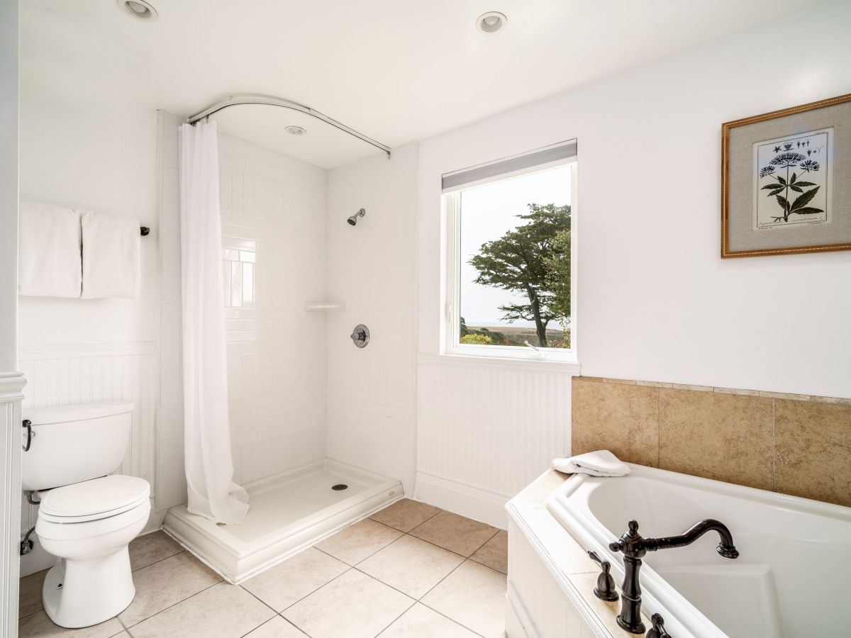 Agate Cove Inn