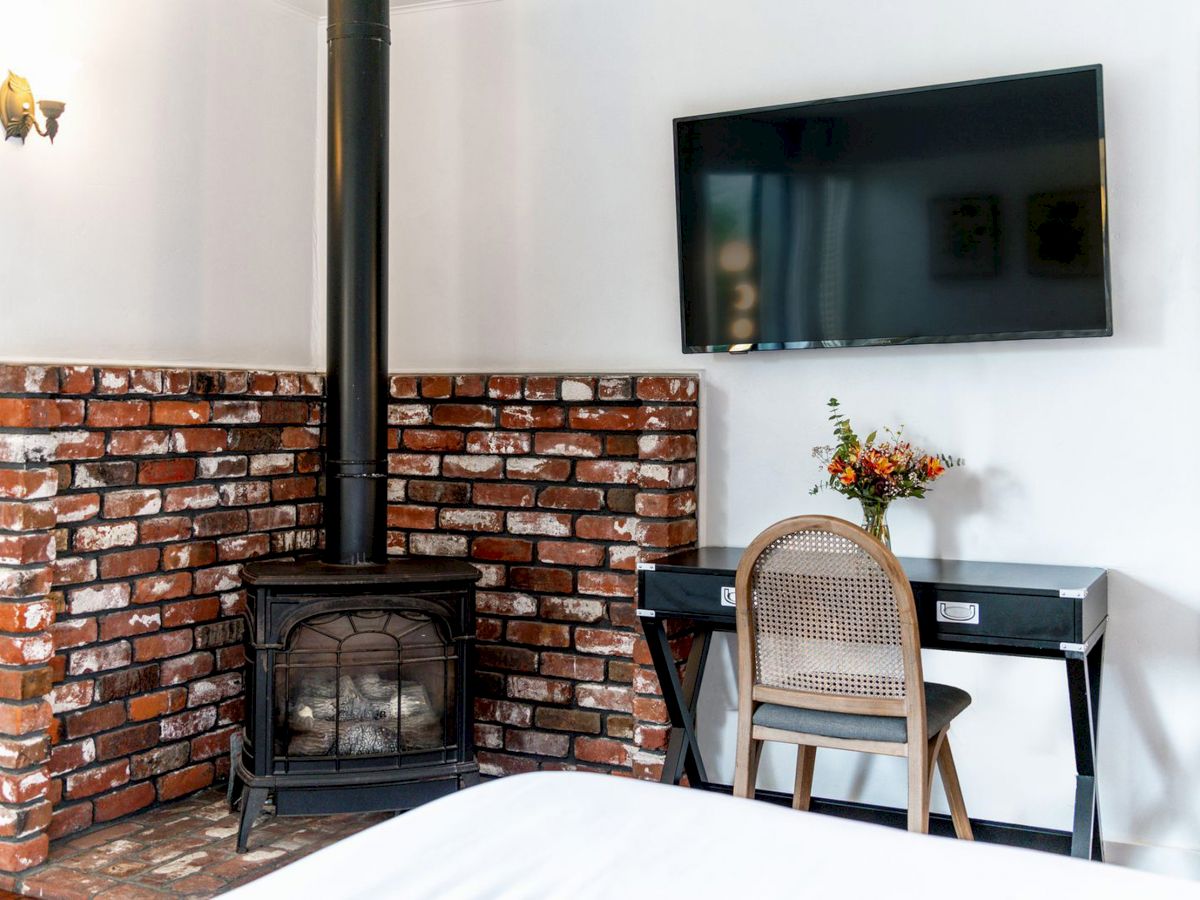 Agate Cove Inn